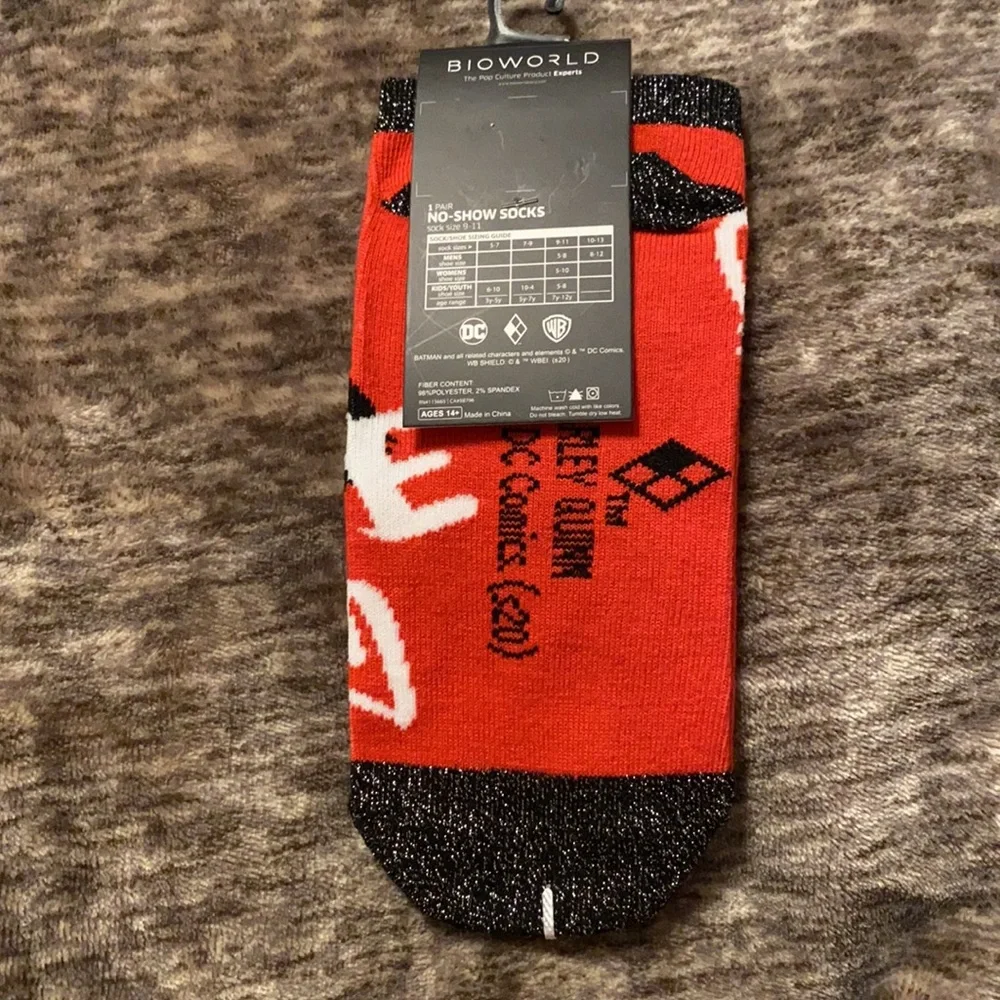 2/$12 DC Comics‎ Harley Quinn Mad Love Socks